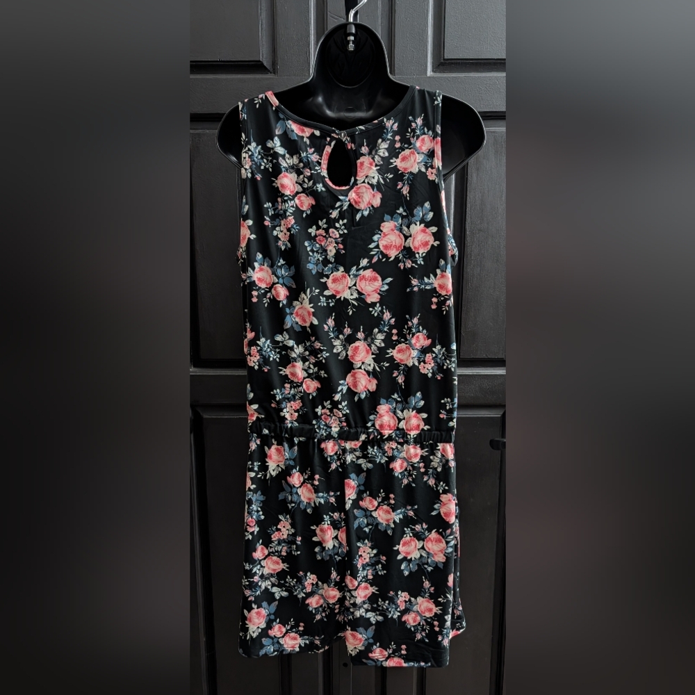 🆕 Women's Buttery Soft Black Floral Summer Romper With Pockets - Picture 7 of 10
